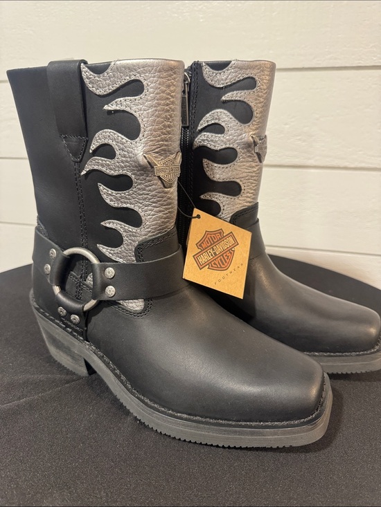 Harley-Davidson Shoes - NWT Harley-Davidson Women’s Korsen Silver 5.75” Black/Silver leather boots- 6
